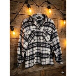 Zara black and white plaid shirt jacket with an Italian fabric blend. sz M